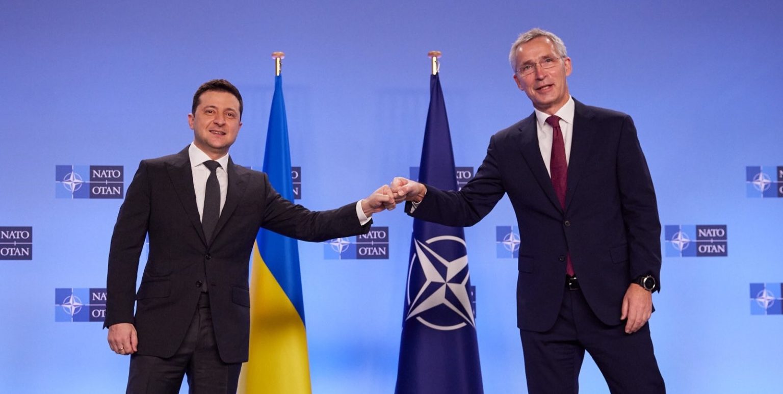 НАТО не считает себя участником конфликта на Украине - постпред США
