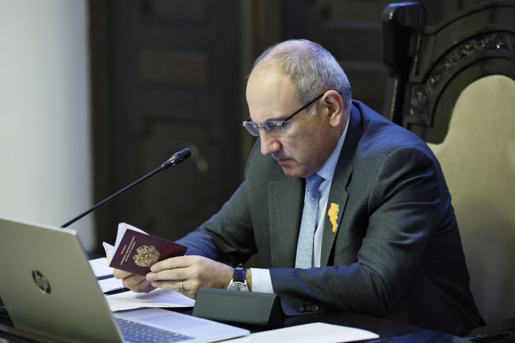 «Գոլդ» սերիայով կենսաչափական անձնագրերը կվաճառվեն թանկ գնով