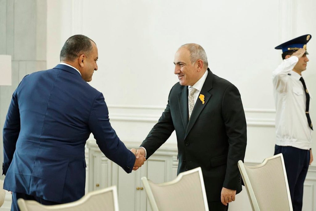 Վարչապետը հանդիպում է ունեցել ՍԴ նախագահի պաշտոնավարման վեցամյա ժամկետը ավարտող Արման Դիլանյանի հետ
