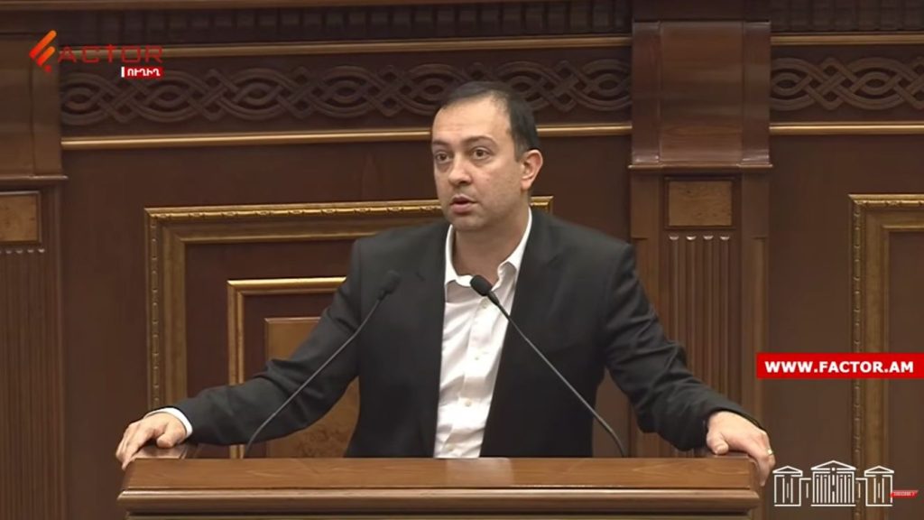 էդ տրամաբանությամբ Էդգար Ղազարյանը օրը մի քանի անգամ պիտի ծեծ ուտի․ Աղաջանյան․ ՏԵՍԱՆՅՈՒԹ